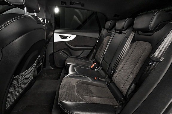 Audi Q8 9 of 24