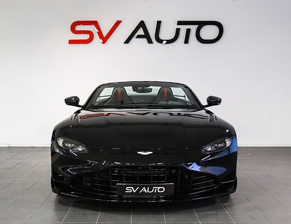 Aston Martin Vantage 3 of 5