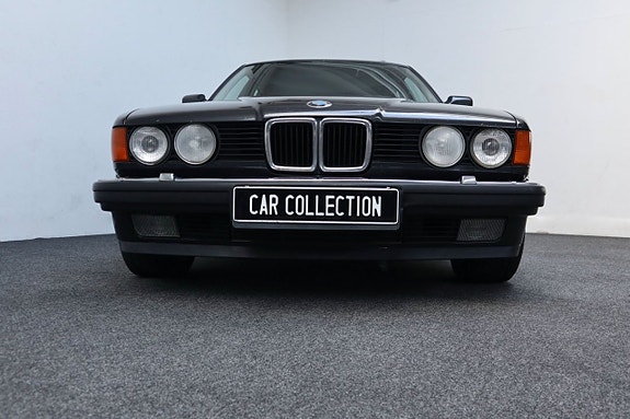 BMW 735i 4 of 5