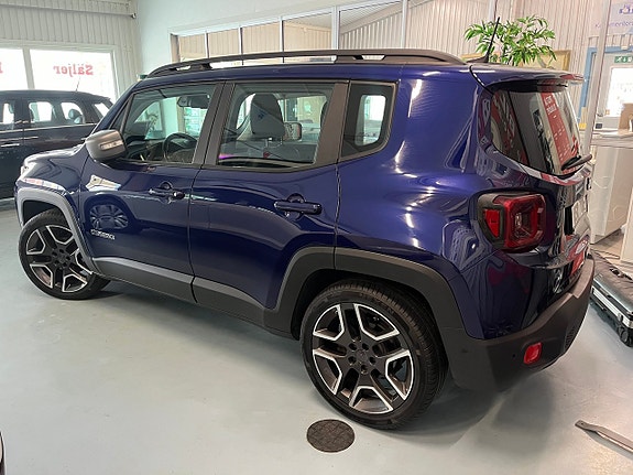 Jeep Renegade 3 of 5