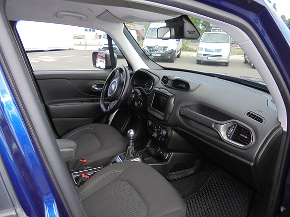 Jeep Renegade 4 of 5