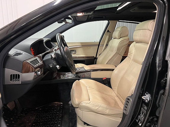 BMW 750iL 9 of 22