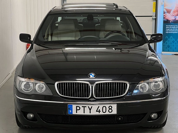 BMW 750iL 6 of 22
