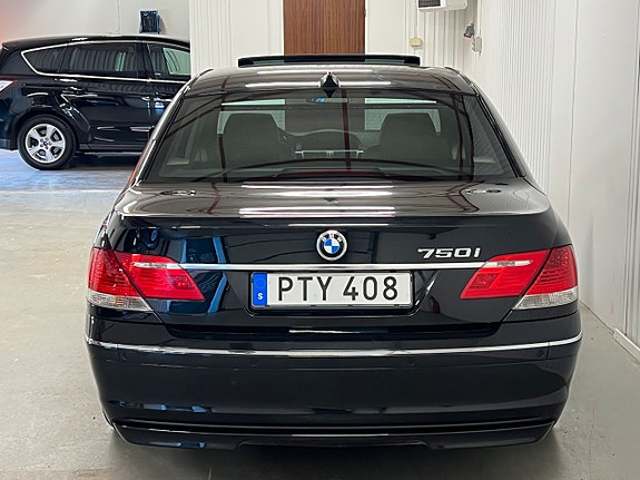 BMW 750iL 5 of 5
