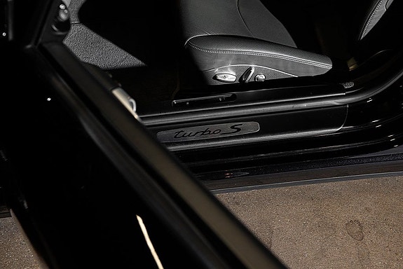 Porsche 911 21 of 25