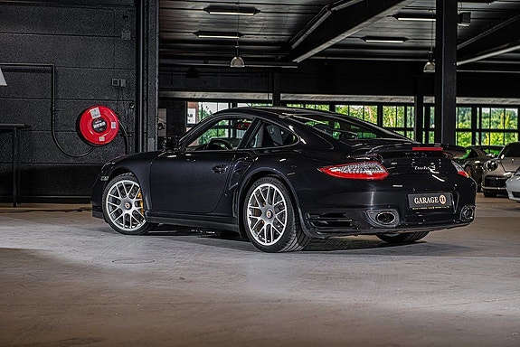 Porsche 911 3 of 5