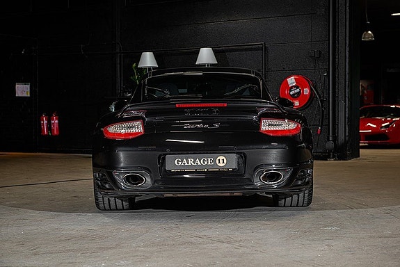 Porsche 911 4 of 5