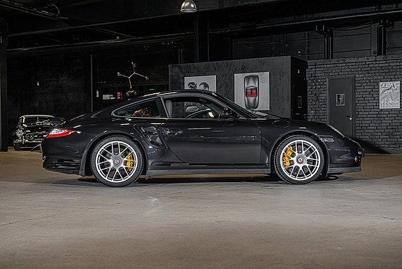 Porsche 911 6 of 25