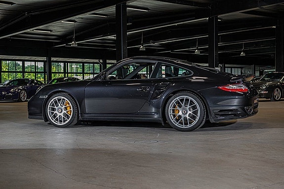 Porsche 911 2 of 5