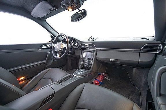 Porsche 911 12 of 25