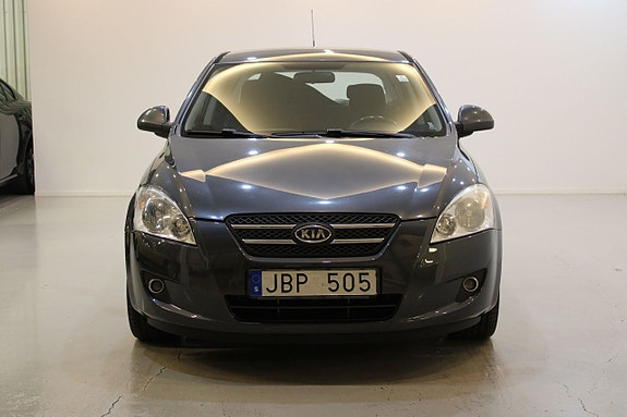 Kia Ceed 2 of 10