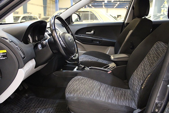 Kia Ceed 6 of 10