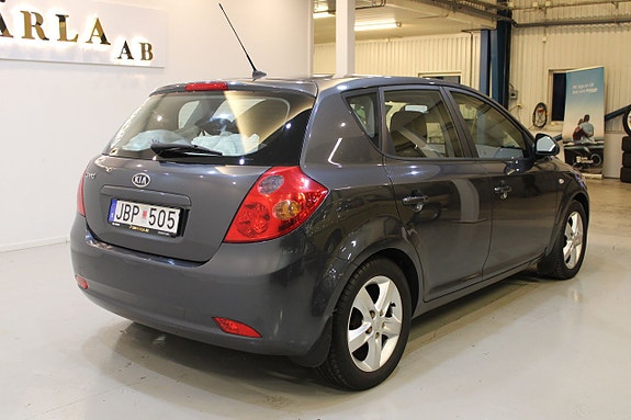 Kia Ceed 4 of 10