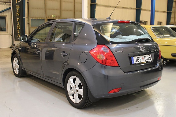 Kia Ceed 5 of 10