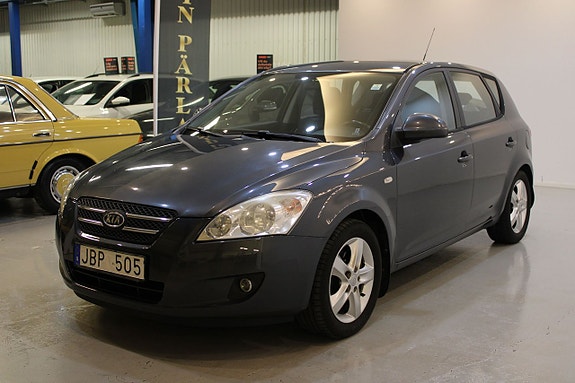 Kia Ceed 3 of 10