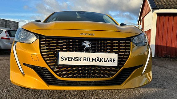 Peugeot e-208 7 of 13