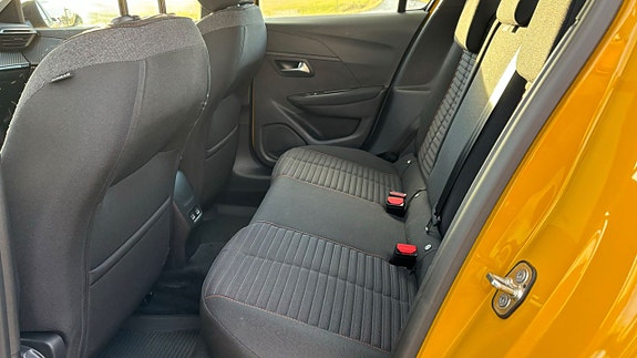 Peugeot e-208 10 of 13