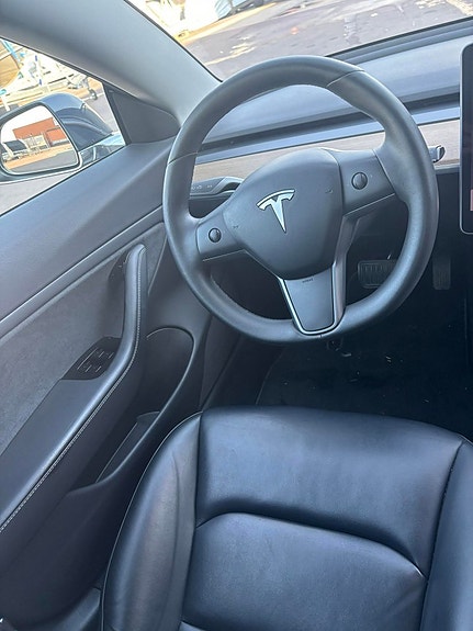 Tesla Model 3 10 of 19