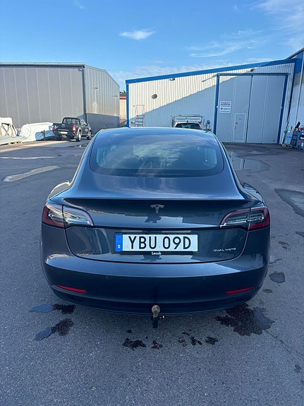 Tesla Model 3 3 of 19