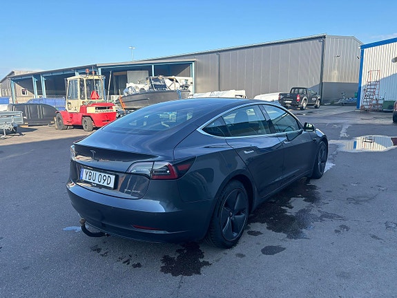 Tesla Model 3 5 of 19