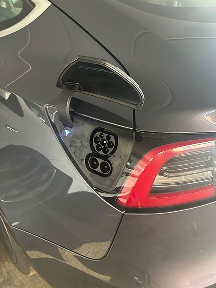 Tesla Model 3 17 of 19