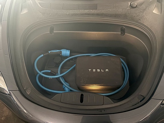 Tesla Model 3 19 of 19