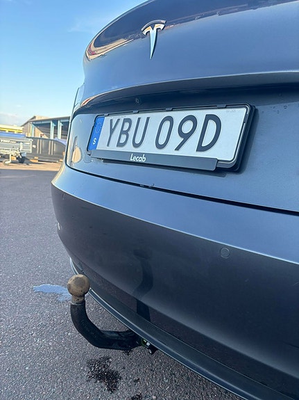 Tesla Model 3 9 of 19