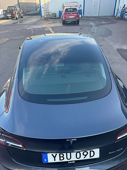 Tesla Model 3 8 of 19
