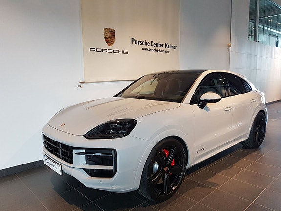Porsche Cayenne 2 of 5