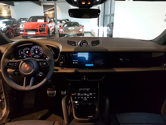 Porsche Cayenne 10 of 10