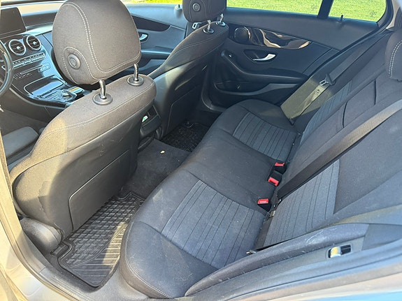 Mercedes-Benz C220 5 of 5