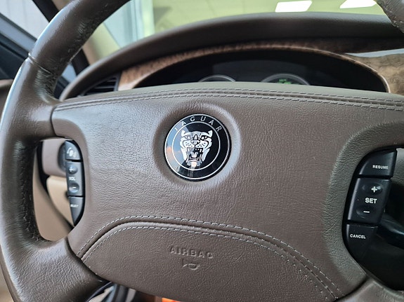 Jaguar S-TYPE 16 of 24