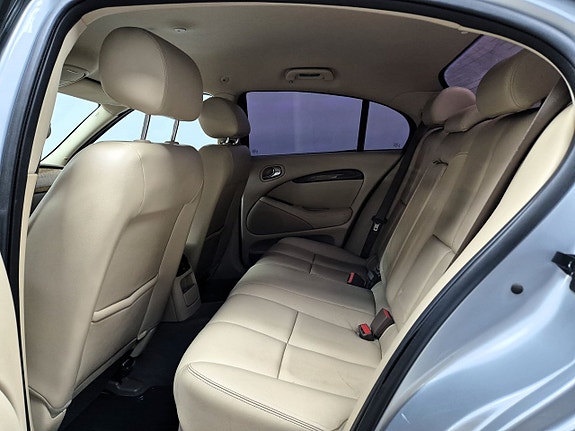 Jaguar S-TYPE 21 of 24