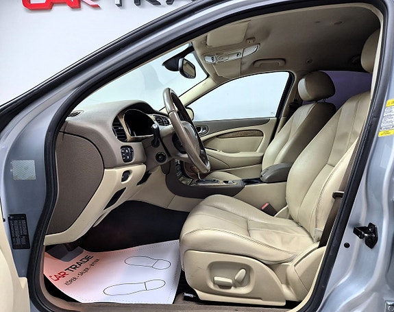 Jaguar S-TYPE 10 of 24