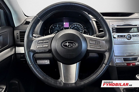 Subaru Legacy 12 of 13