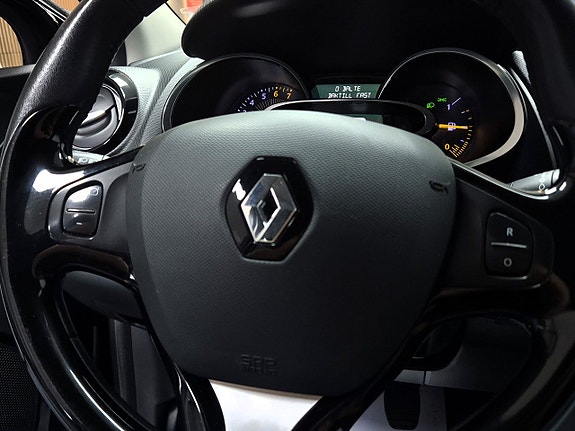 Renault Clio 15 of 24