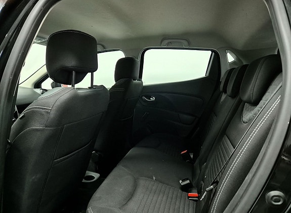 Renault Clio 22 of 24