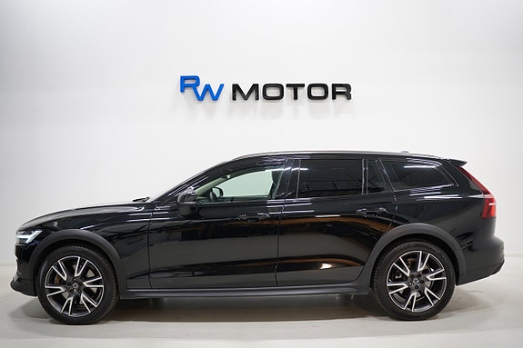 Volvo V60 Cross Country 3 of 21