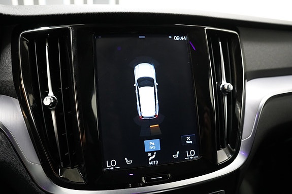 Volvo V60 Cross Country 13 of 21