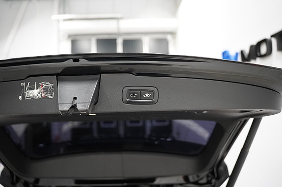 Volvo V60 Cross Country 21 of 21