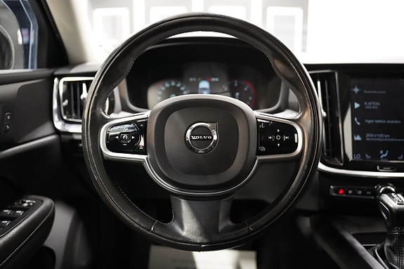 Volvo V60 Cross Country 10 of 21