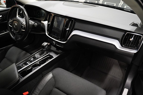 Volvo V60 Cross Country 8 of 21
