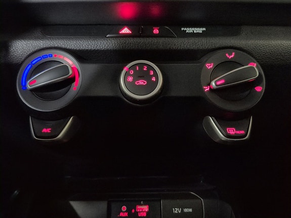 Kia Rio 24 of 27