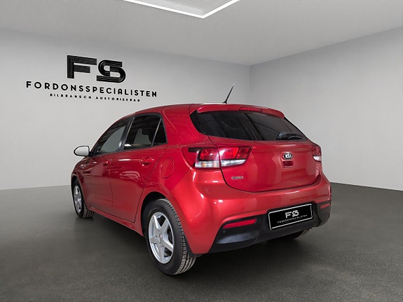 Kia Rio 7 of 27
