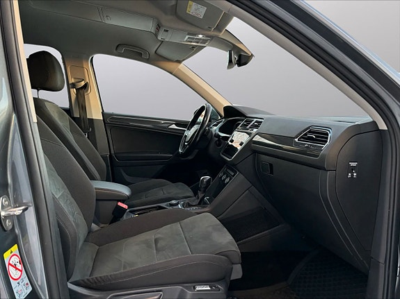 Volkswagen Tiguan Allspace 8 of 17