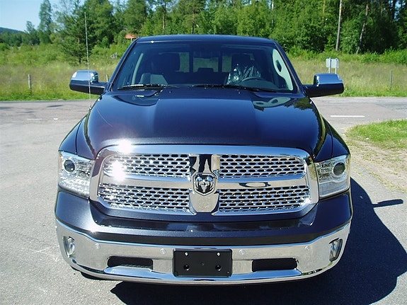Dodge RAM 1500 11 of 17