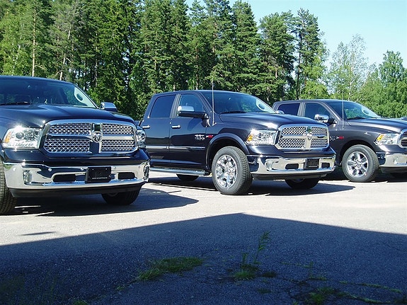 Dodge RAM 1500 13 of 17