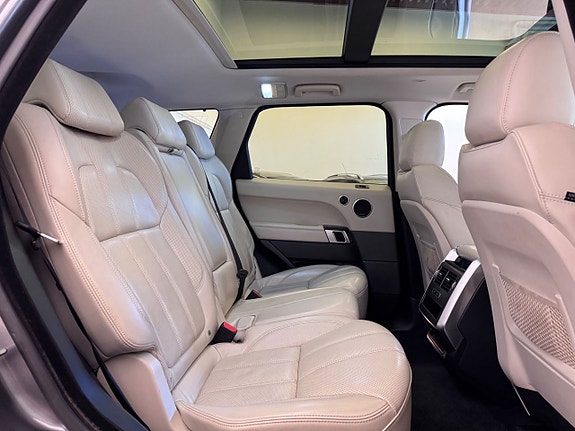 Land Rover Range Rover Sport 15 of 25