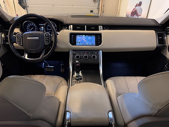 Land Rover Range Rover Sport 16 of 25