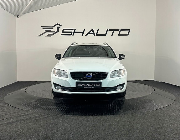 Volvo V70 2 of 21